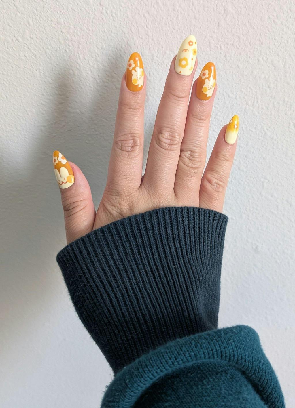 Ochre Bunshine by Lily Hoang-Zhu - Press-on Nails