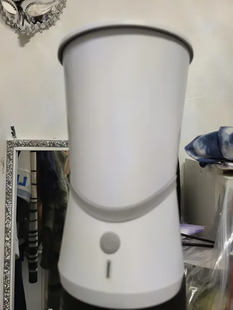 Pet cleaning pod portable gadget