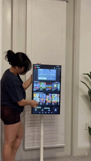 Nework MoveMate AI 27" — Move Freely Watch Anywhere