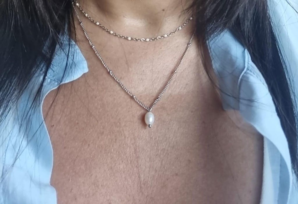 COLGANTE PERLA BARROCA PLATEADO