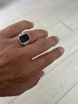 Baki - Bague chevalière en onyx noir de 17 mm
