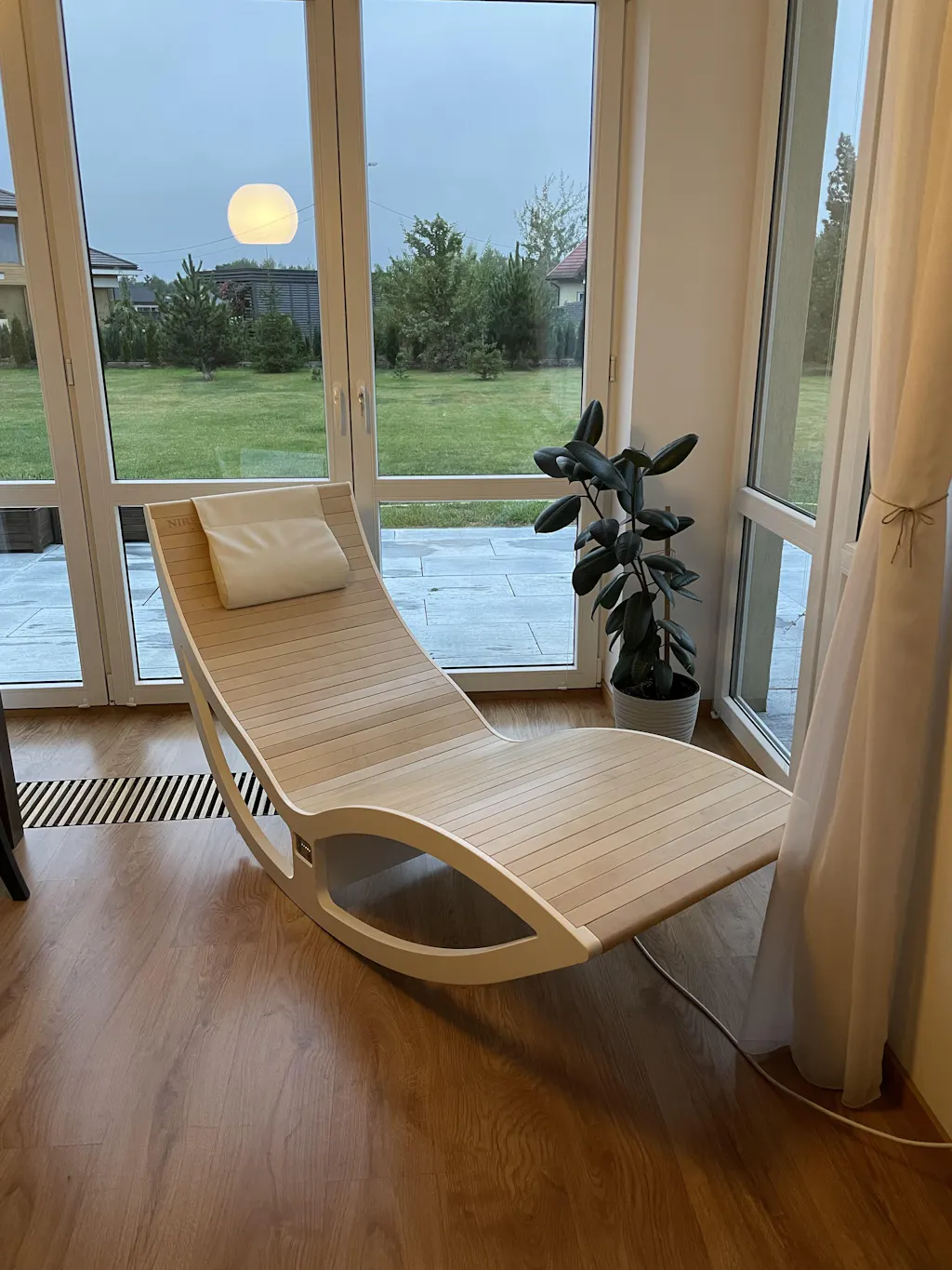 Fotel Nire Comfort – Leżanka Infrared: Rehabilitacja Kręgosłupa i Modelowanie Sylwetki