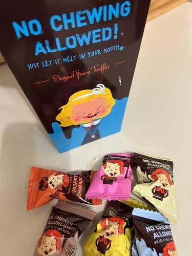 Gift Box – No Chewing Allowed!