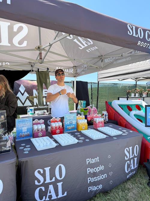 Nokkomo Mints Strawberry Fizzy Mints for Cottonmouth Relief