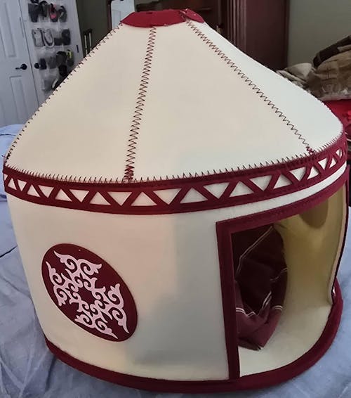 Nomadic Cat Yurts - Cozy Felt Traditional Cat Bed in Red
