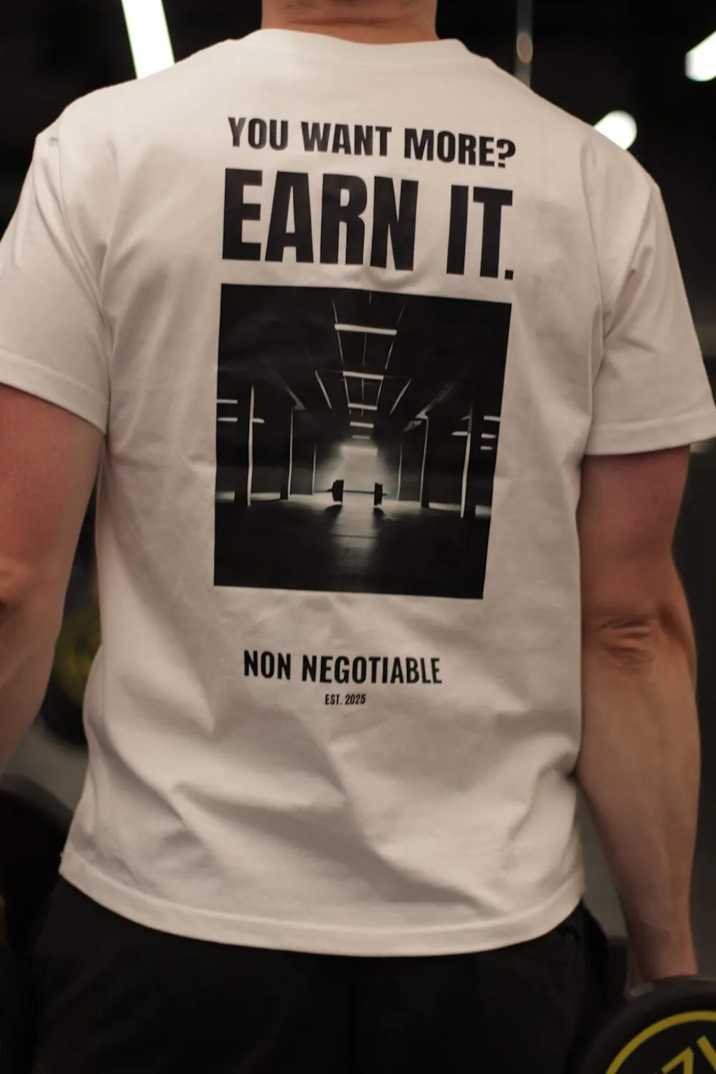 Camiseta "EARN IT"
