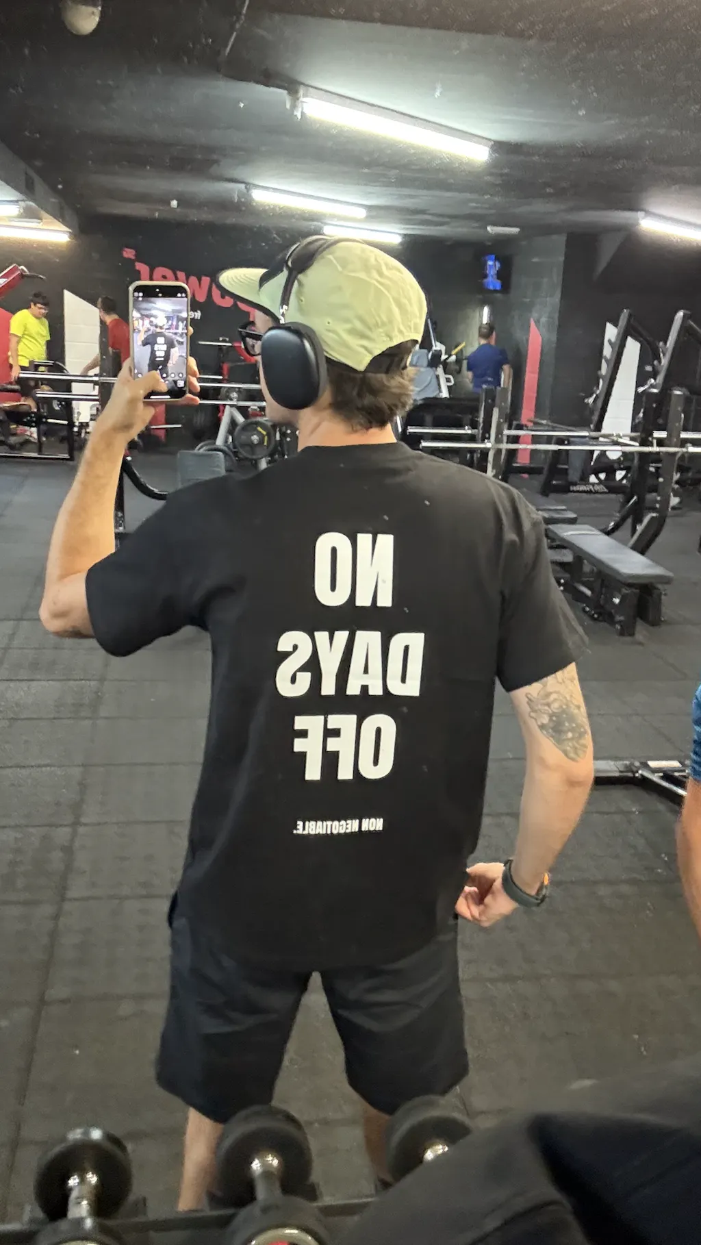 Camiseta "NO DAYS OFF"