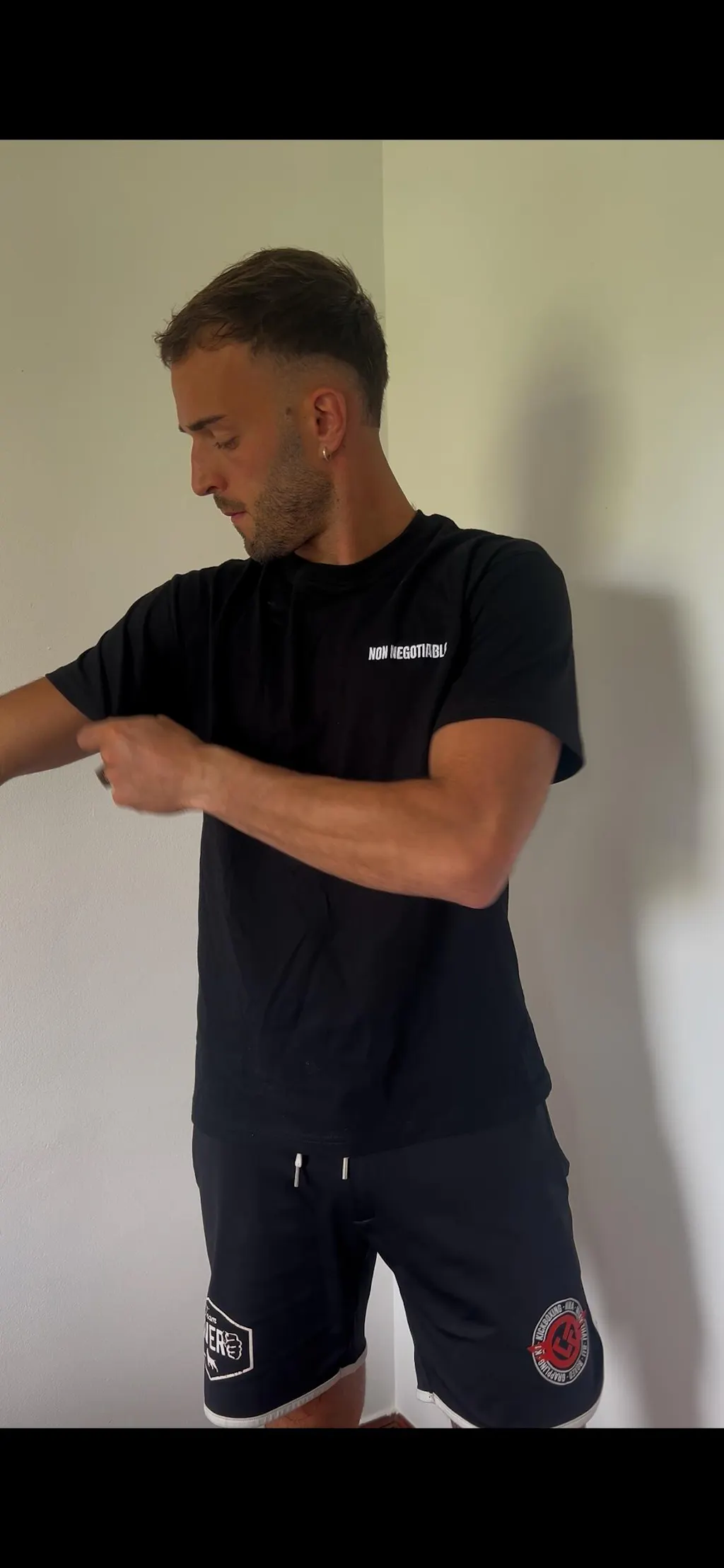 Camiseta NON NEGOTIABLE (Bordado)