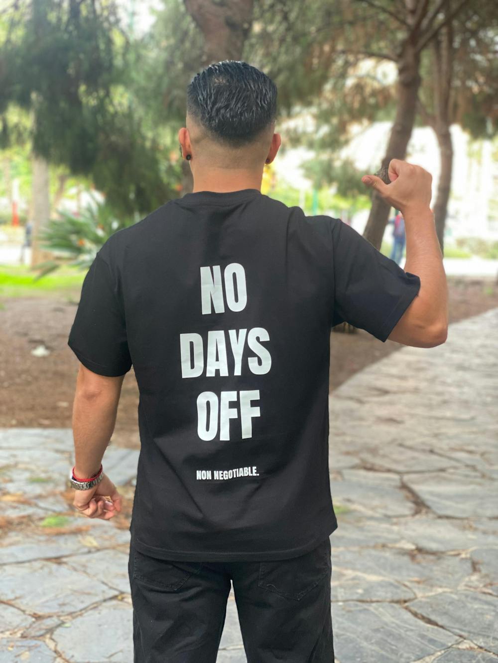 Camiseta "NO DAYS OFF"