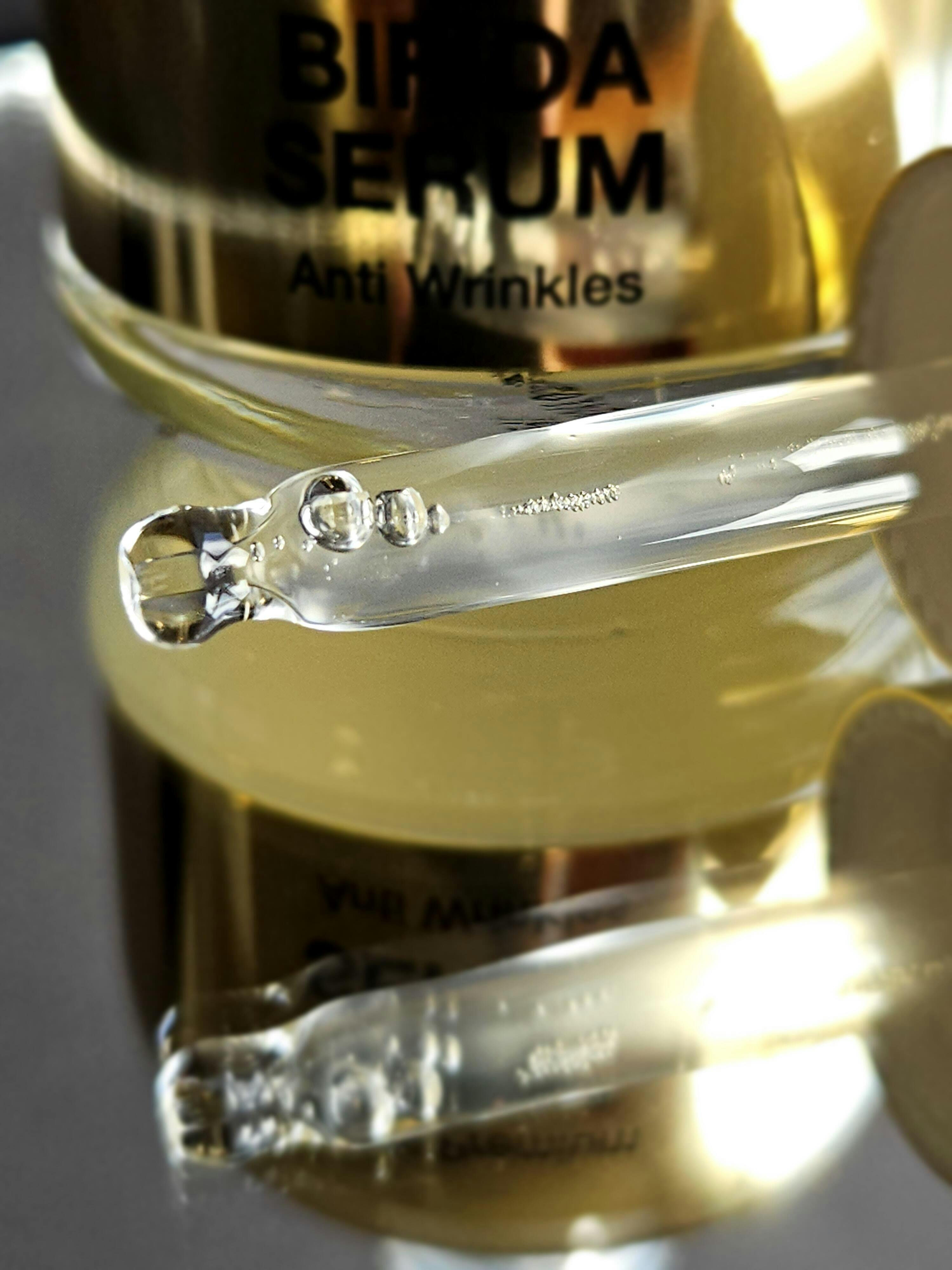 TIARA GOLD Multi Premium Arbutin Bifida Ginseng Extract Serum NordHive