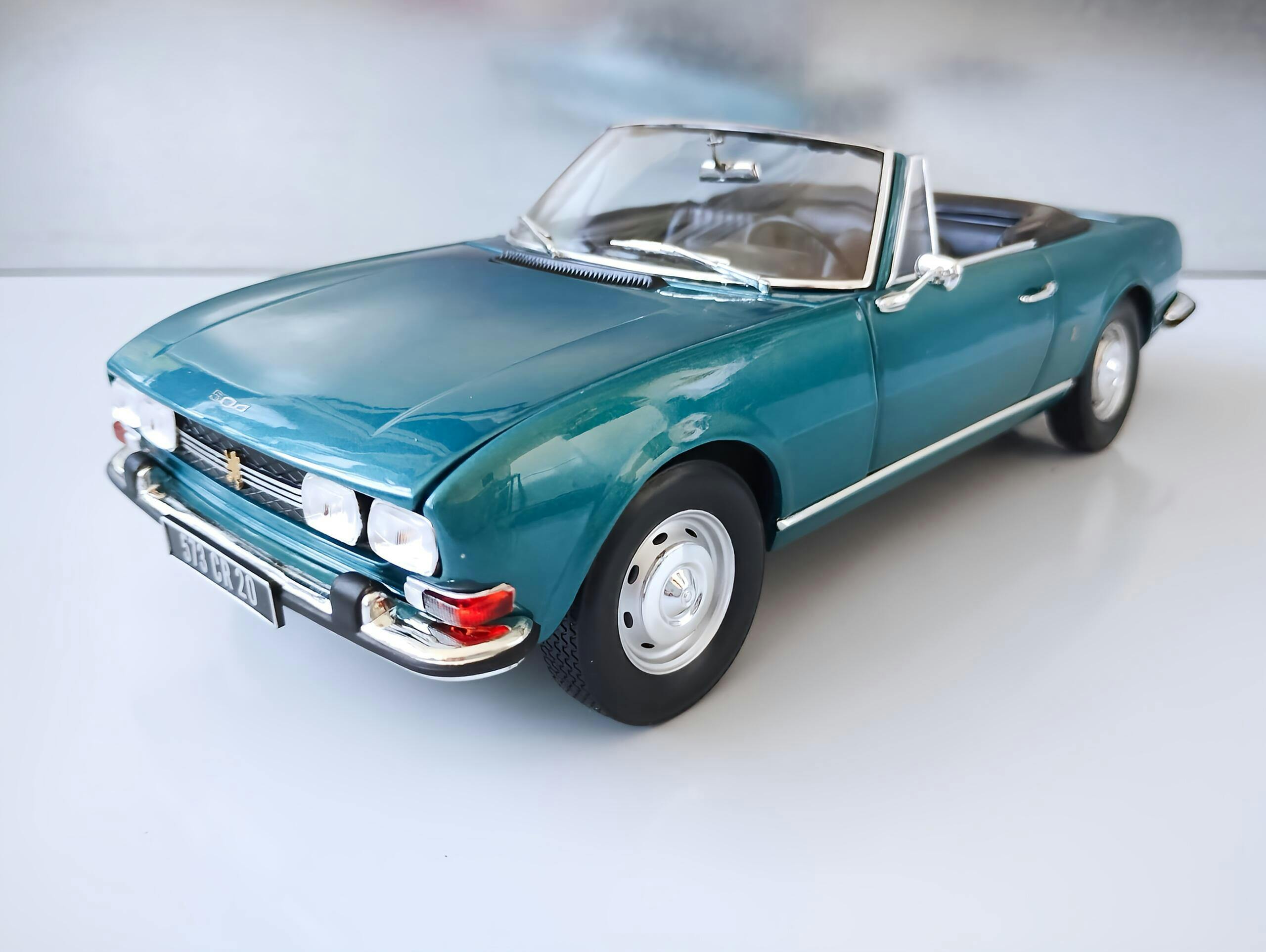 Peugeot 504 Cabriolet 1969 Metallic Blue 1:18 - 250pcs – Norev