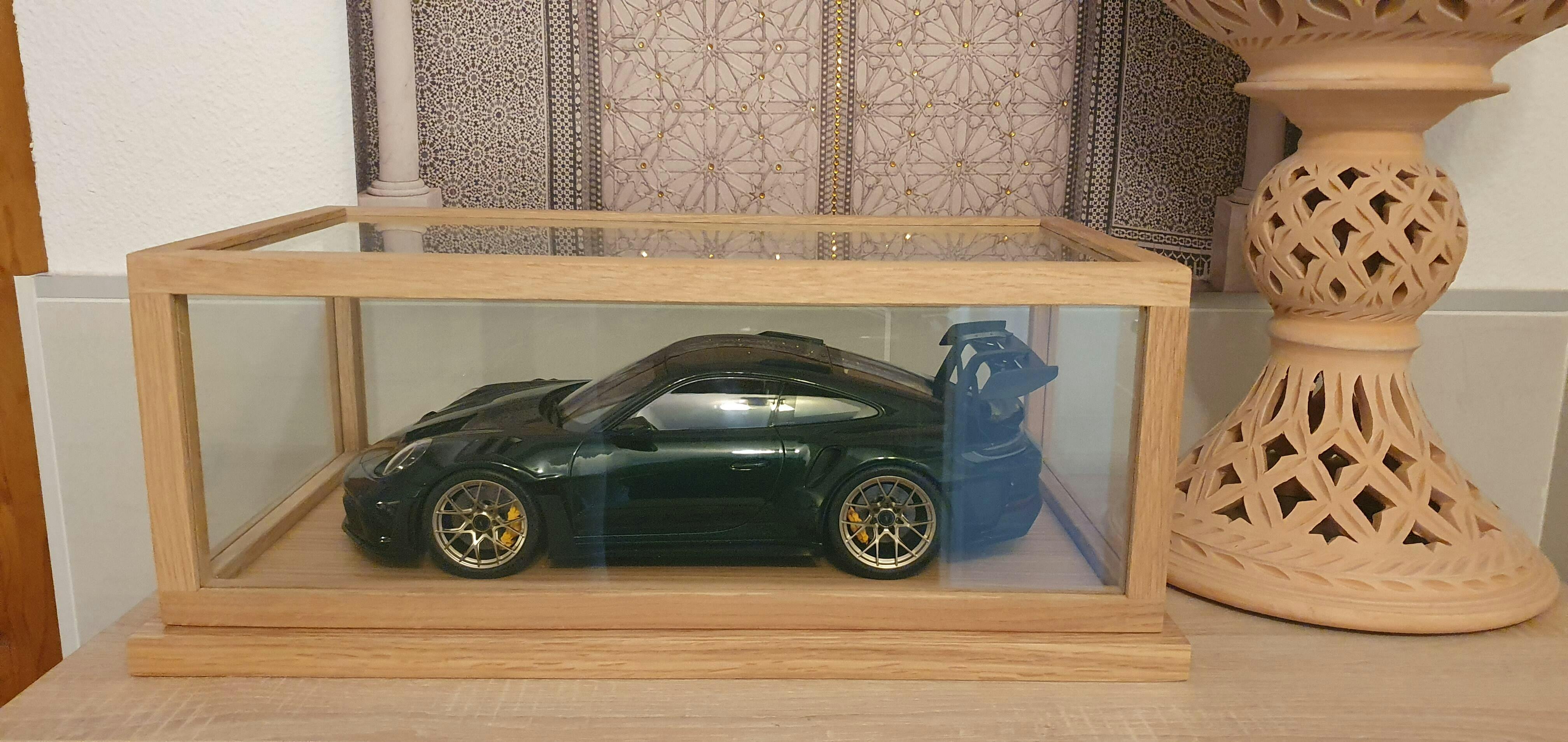 Porsche 911 GT3 RS 2022 Jetgreen metallic and Black 1:12 – Norev