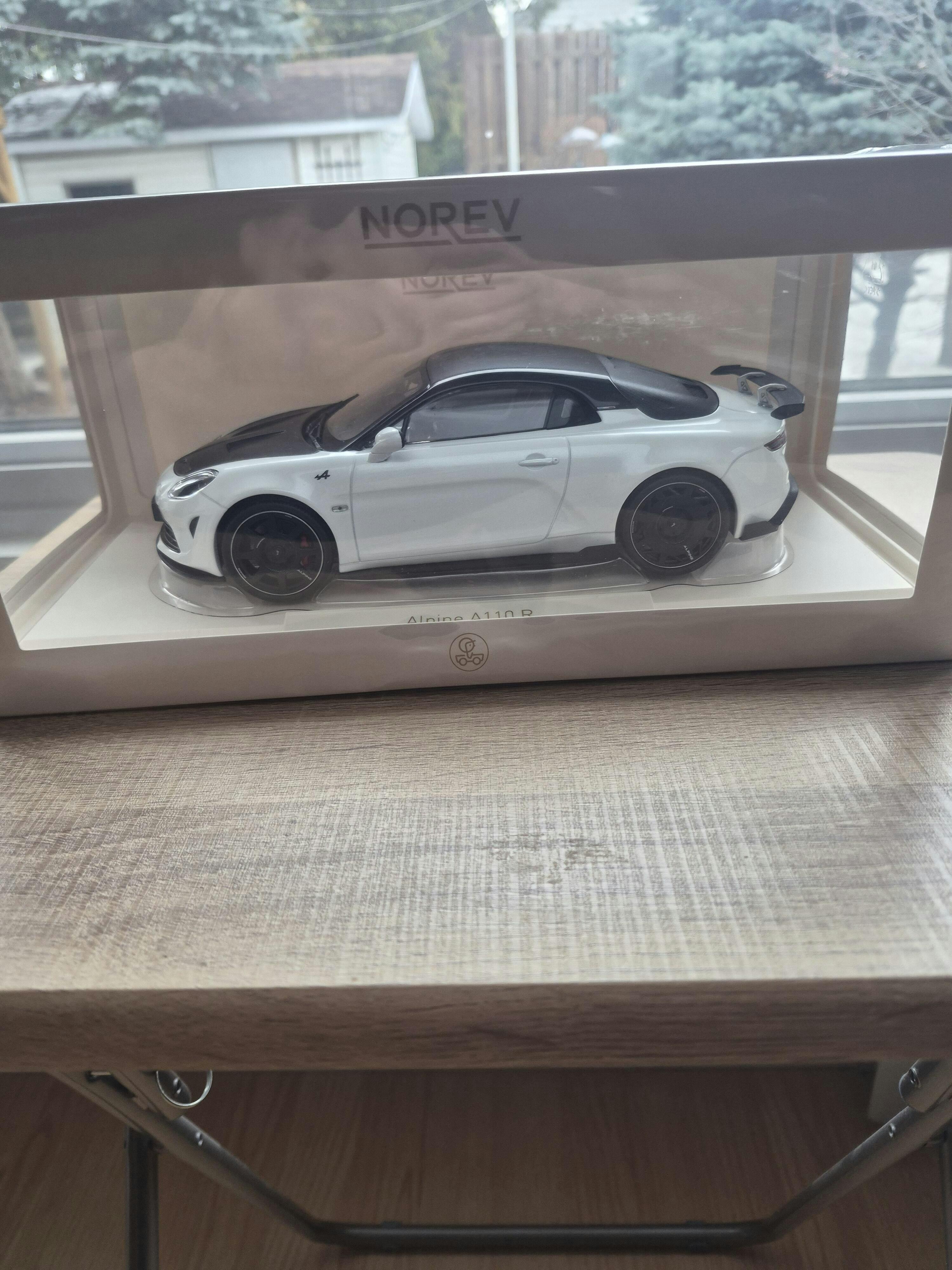 Alpine A110 R 2024 Iridescent White 1:18 – Norev