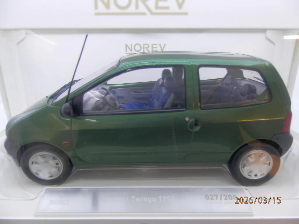 Renault Twingo 1996 Luzerne Green 1:18 - 200pcs – Norev