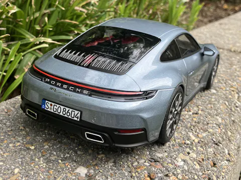 Porsche 911 Carrera 2025 964 polarsilvermetallic 1:18 – Norev