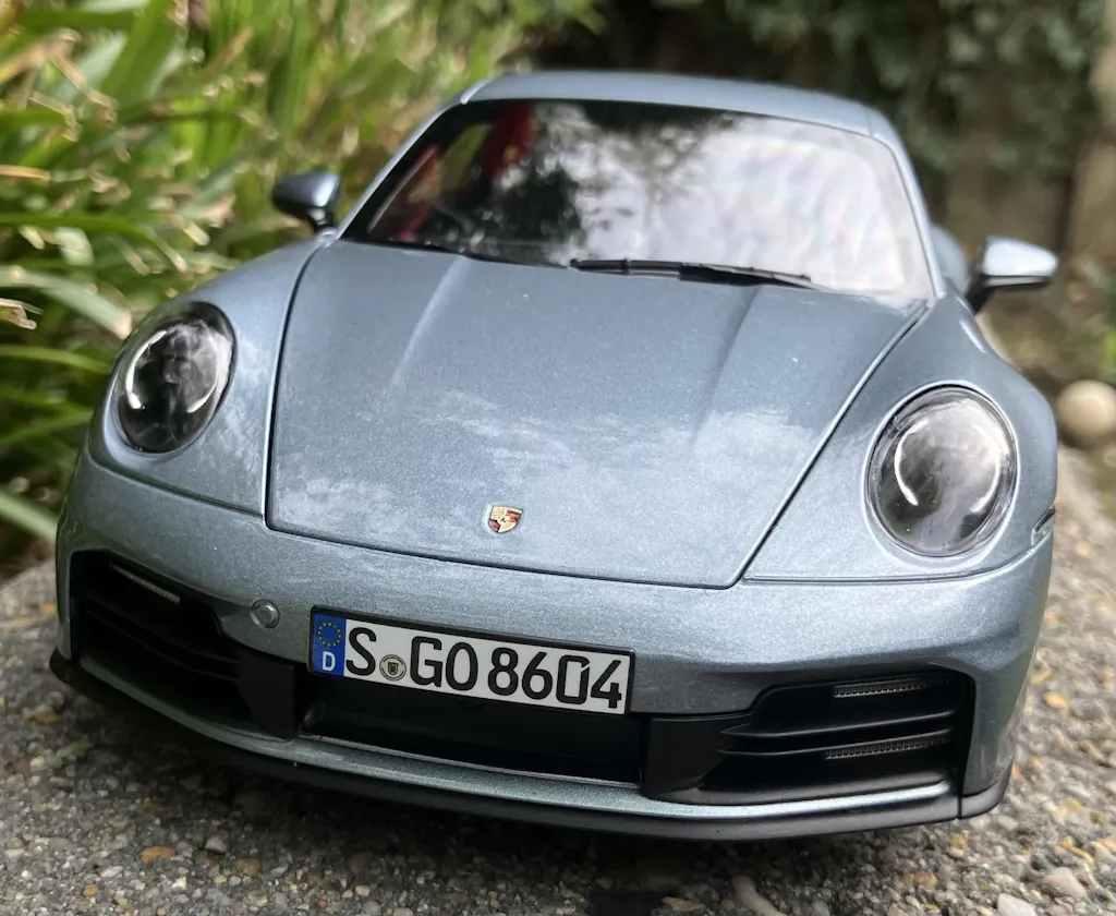 Porsche 911 Carrera 2025 964 polarsilvermetallic 1:18 – Norev