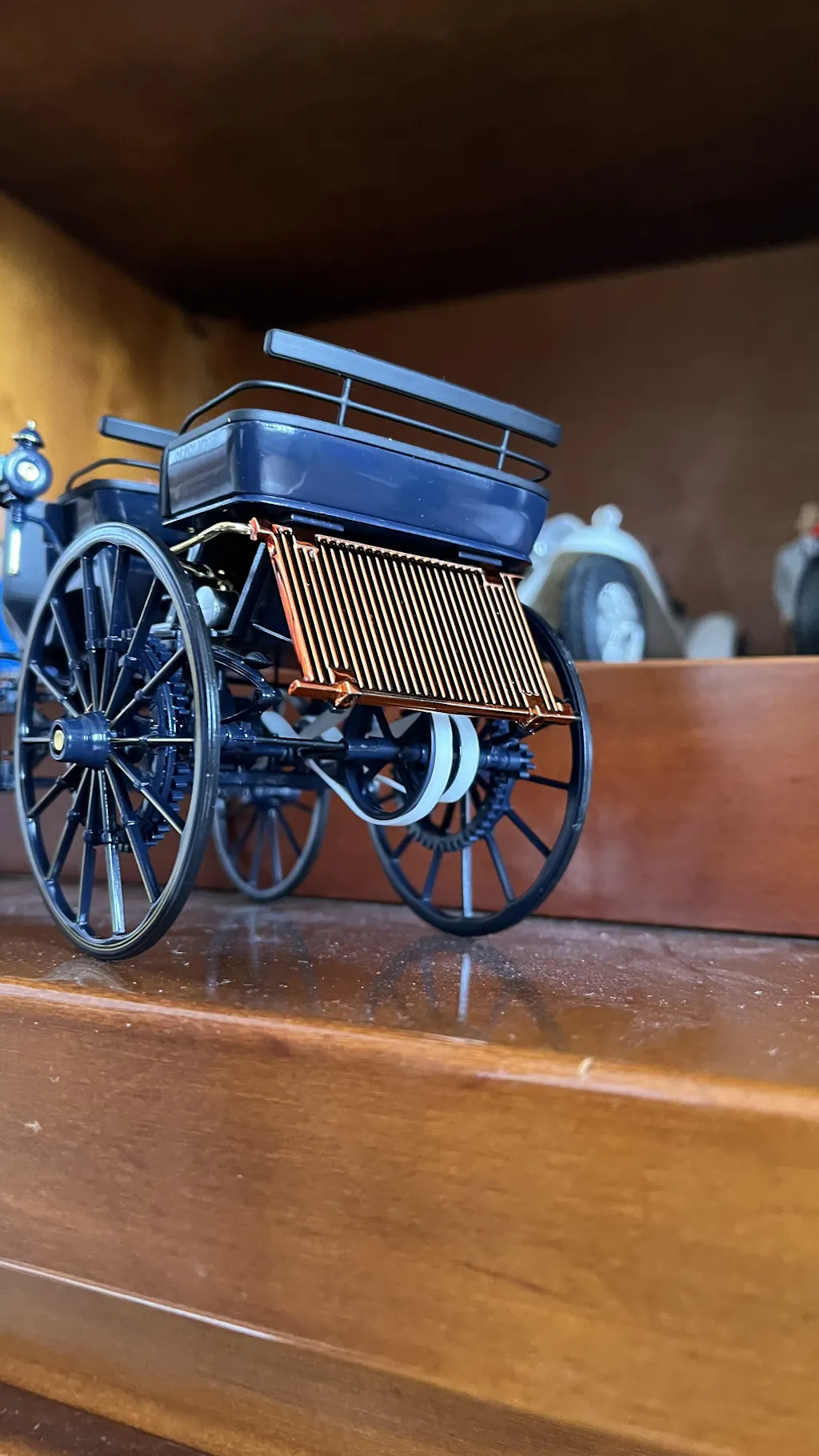 Daimler Motorkutsche 1886 Dark Blue 1:18 – Norev