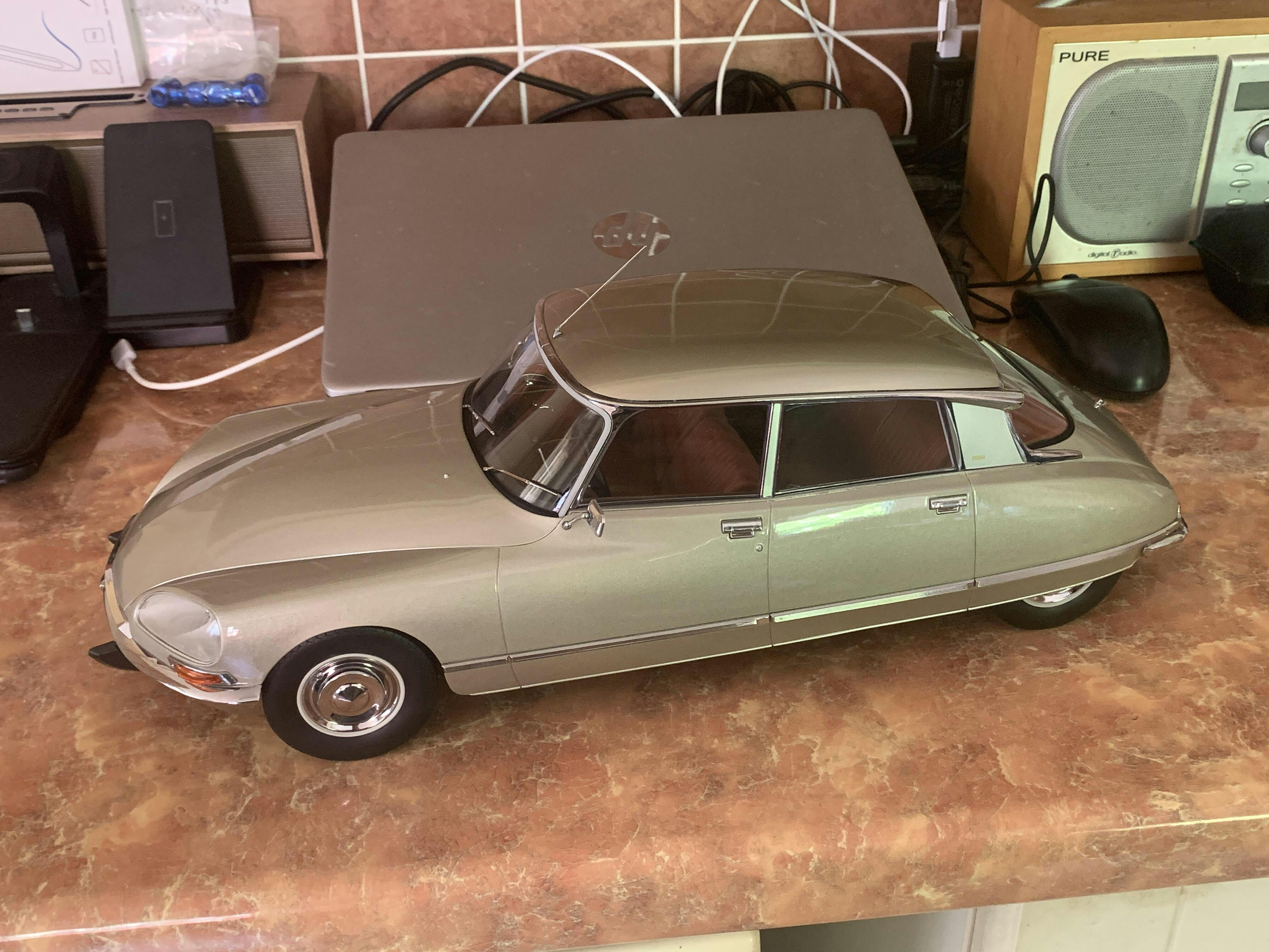 Citroën DS 23 Pallas 1973 Tholonnet Beige 1:12 – Norev