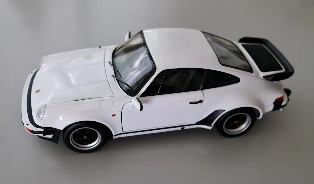 Porsche 911 Turbo 3.3 1980 White Martini 1:18 – Norev