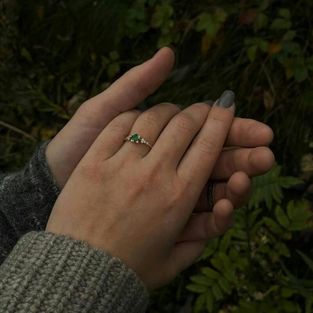Sparkle Square Emerald Promise Ring in Gold