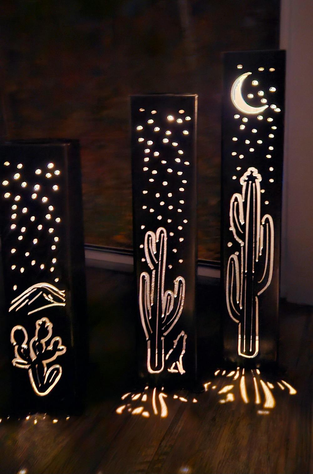 DEFECT - Cardinal Pillar Luminary w/ Solar Cap | 16-inch