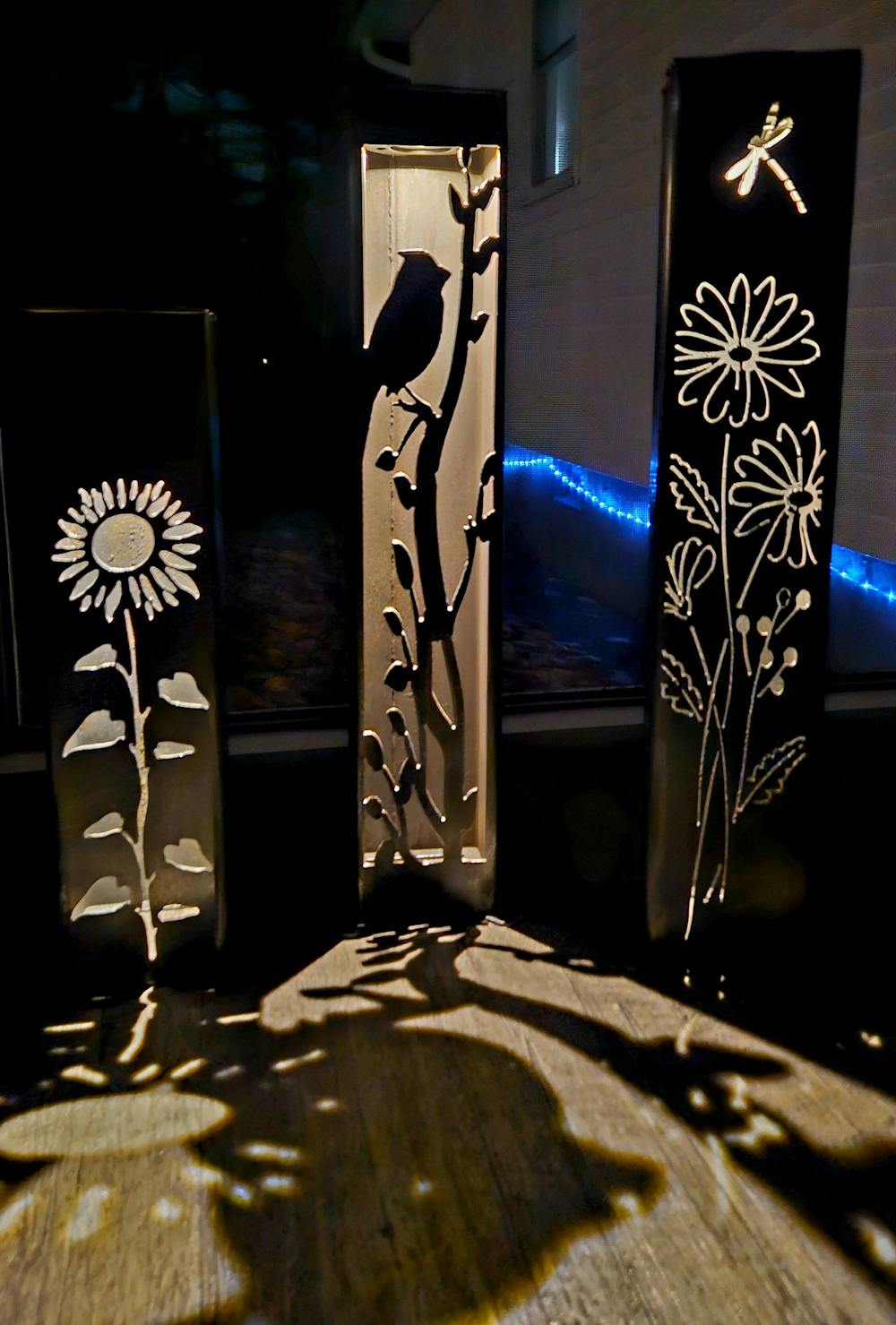 DEFECT - Sunflower Pillar Luminary w/ Solar Cap | 12-inch