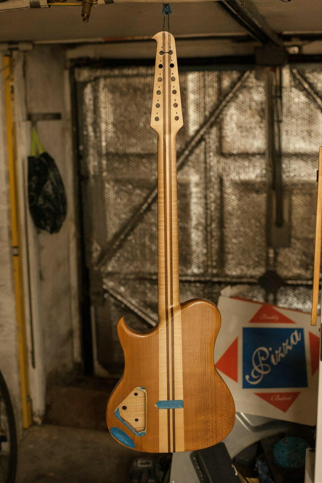 CLEAR GLOSS Nitrocellulose Guitar Paint / Lacquer Aerosol - 400ml