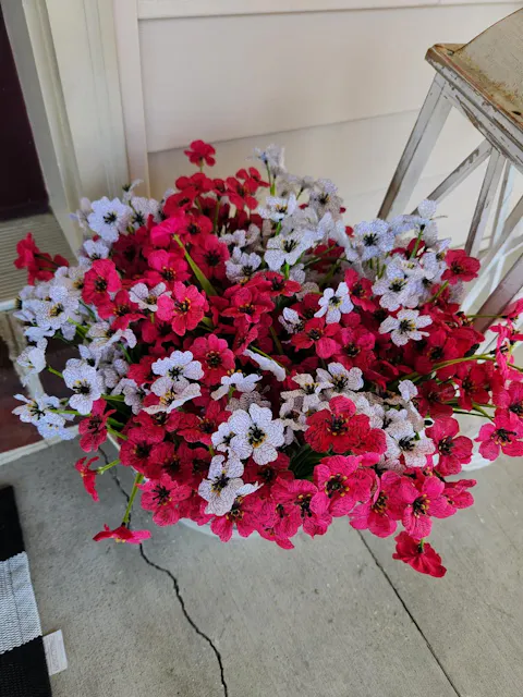 Customer photo from a Novora outdoor floral review