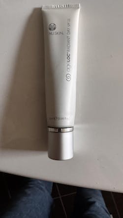 ageLOC Tru Face Radiant Day (SPF 22)