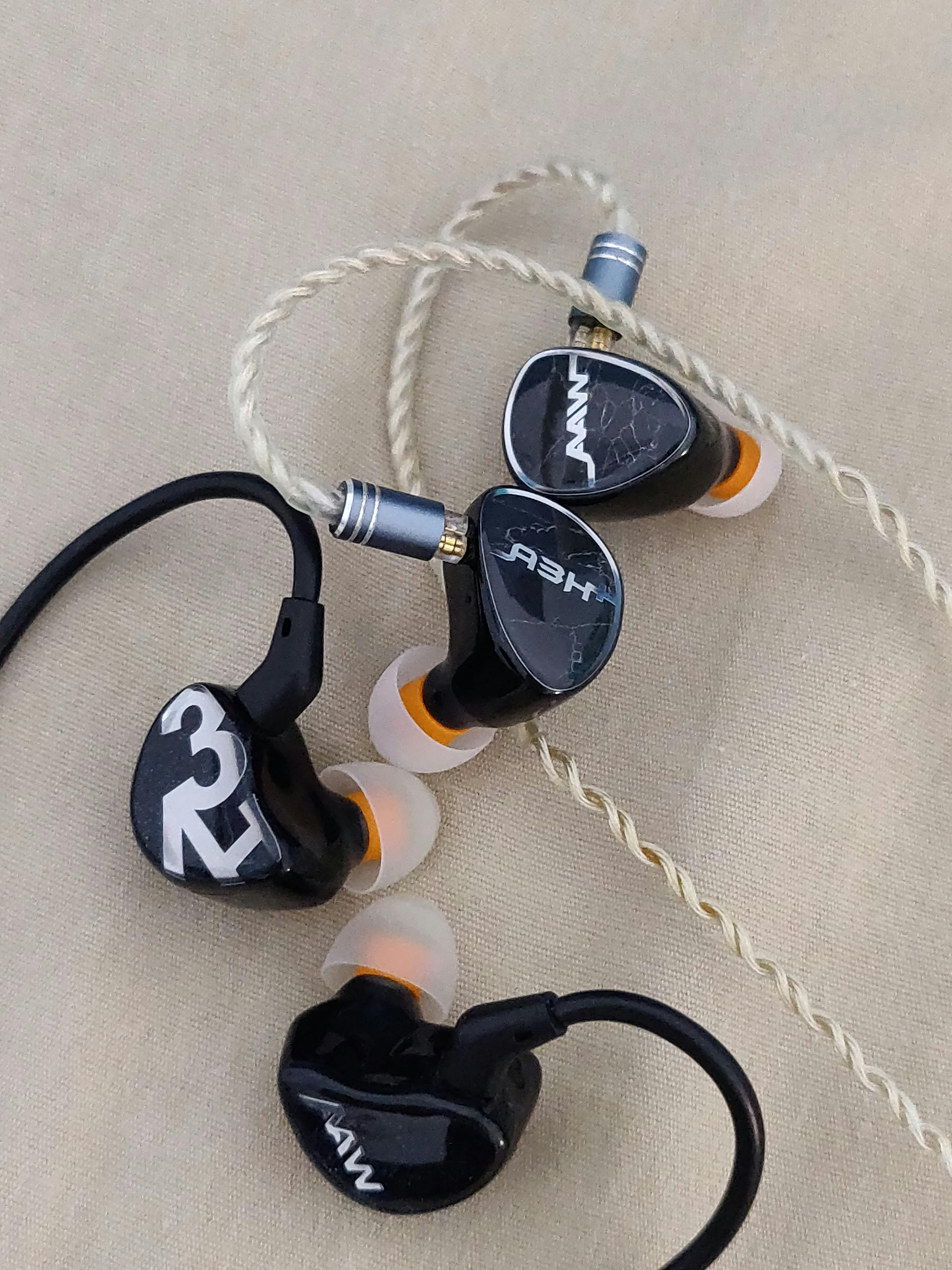 A3H+ LUX Triple Driver Hybrid Universal In-Ear Monitor– Null