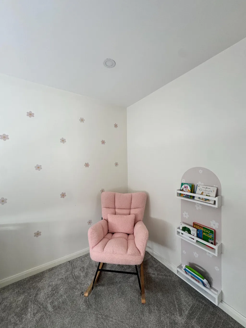 Daisy Arch Nursery Wall Sticker