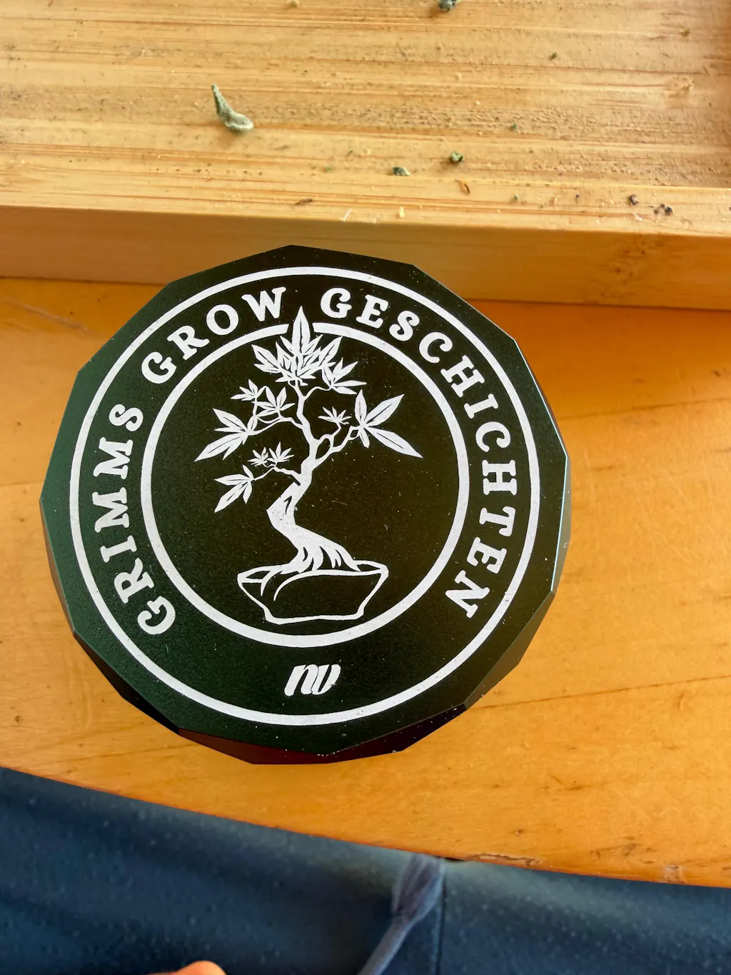 GrimmsGrow x NV | *Magnetisch* Pyramid Grinder - 4-teilig - Ø63mm