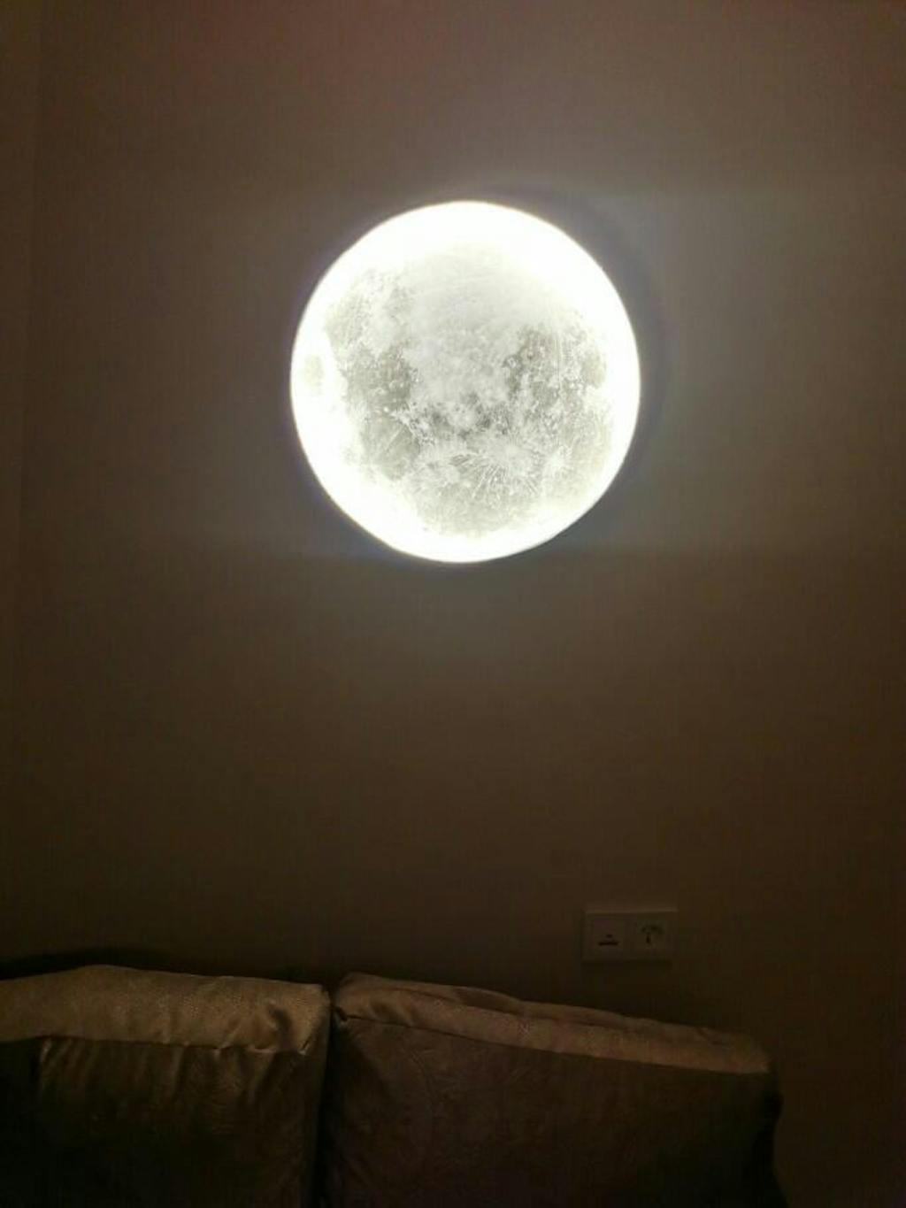 New Moon Wall Lamp