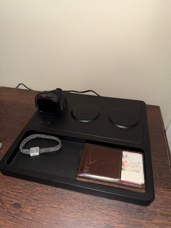 TRIO TRAY Black - 3-in-1 MagSafe Midnight Black Wireless Charger with Apple Watch Charging