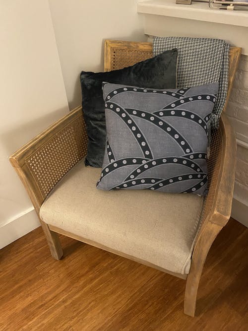 Dotted Line Pillow (Blue)