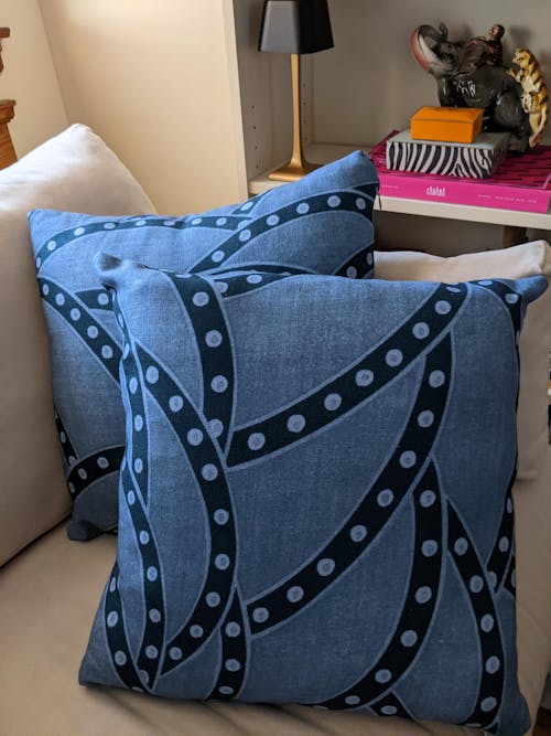 Cotton Linen Throw Pillow - Dotted Line Blue