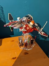 Display stand angled for Lego 75401 Ahsoka's Jedi Interceptor + minifigures slots (A1111)