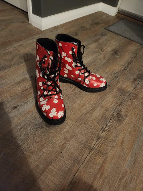 Plum Blossoms Boots