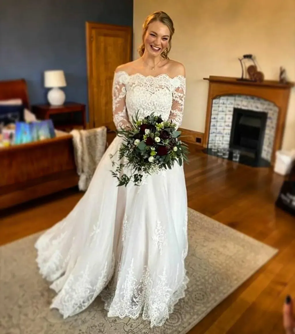 Off-the-Shoulder A-line Wedding Dress Olivia Olivia Bottega Off-the-Shoulder A-line Wedding Dress Olivia Olivia Bottega