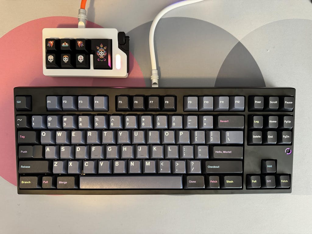 キーボード GMK Dracula V2.0 Git Core GMK Dracula V2.0 (CYL) – Omnitype®