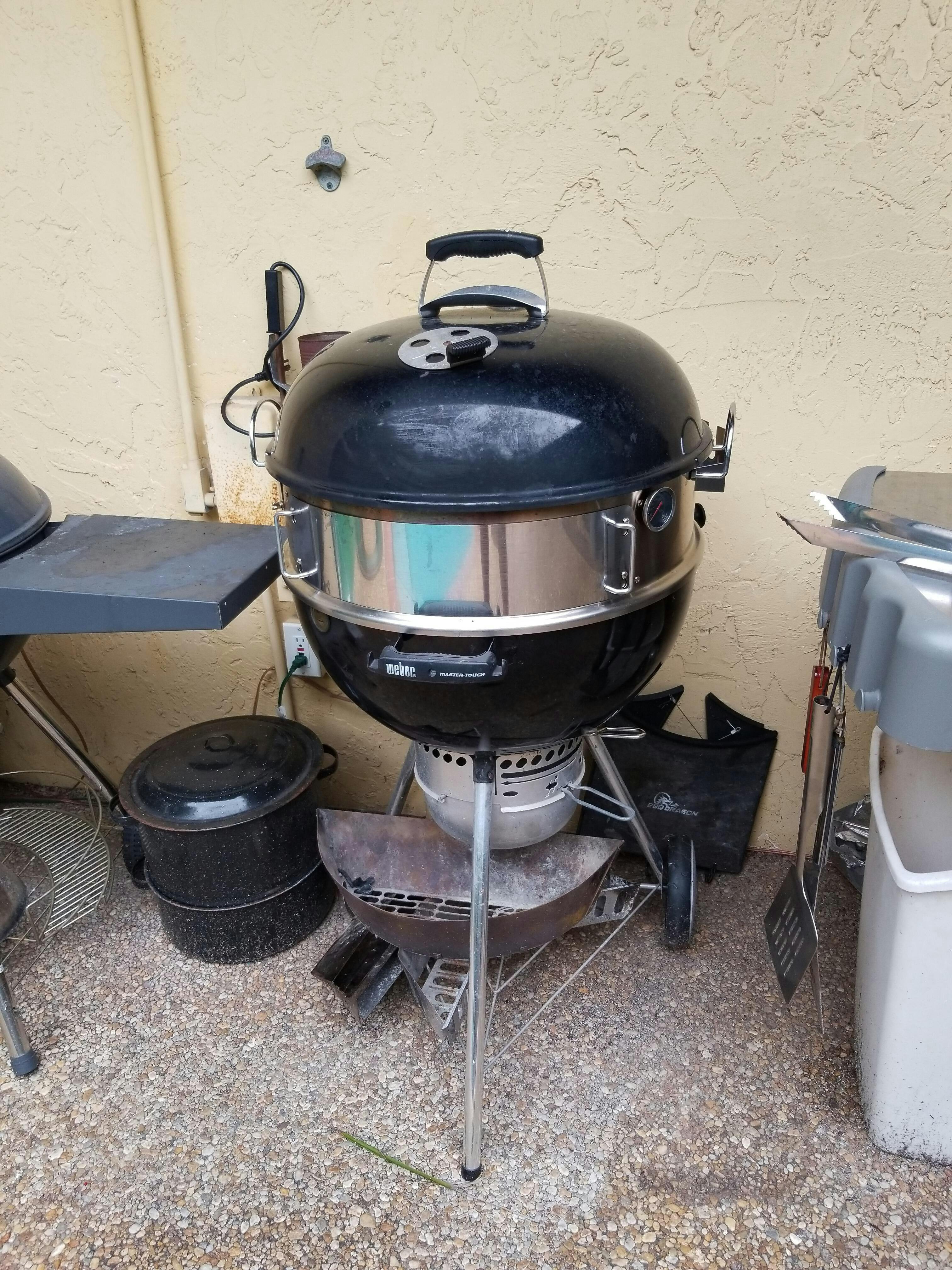 ミッドサマー　weber XXL Onlyfire Rotisserie & Pizza Combo Kit for Weber 22