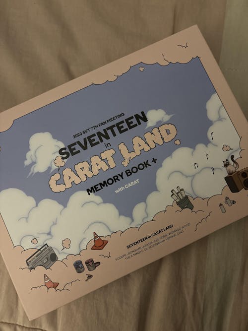 Seventeen - 2023 SVT 7th Fan Meeting Seventeen in Carat Land Memory Book
