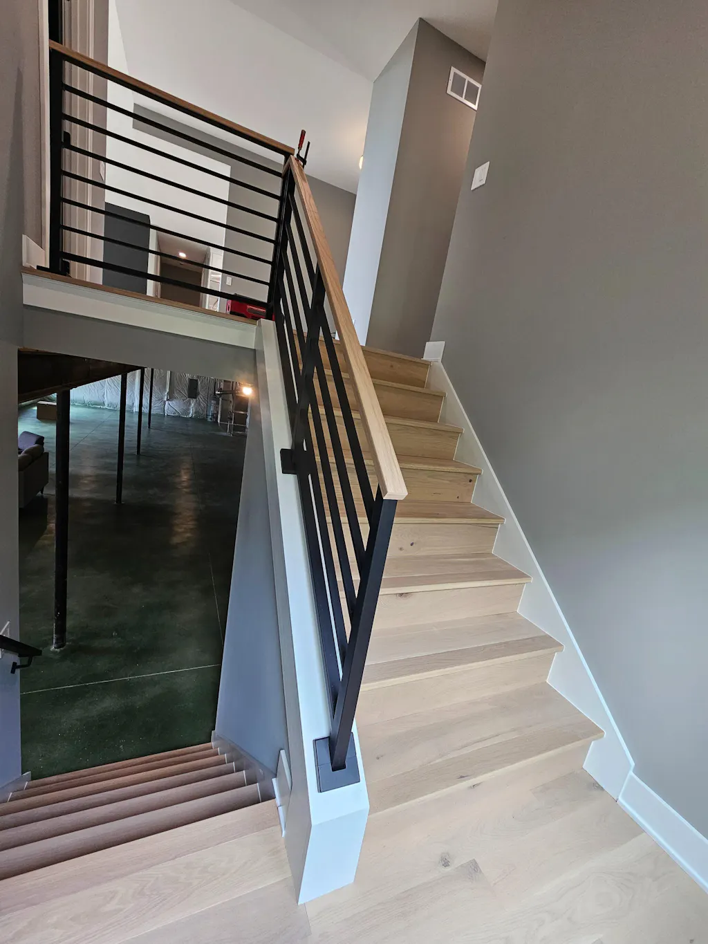 Modern Horizontal Stair Railing, 2
