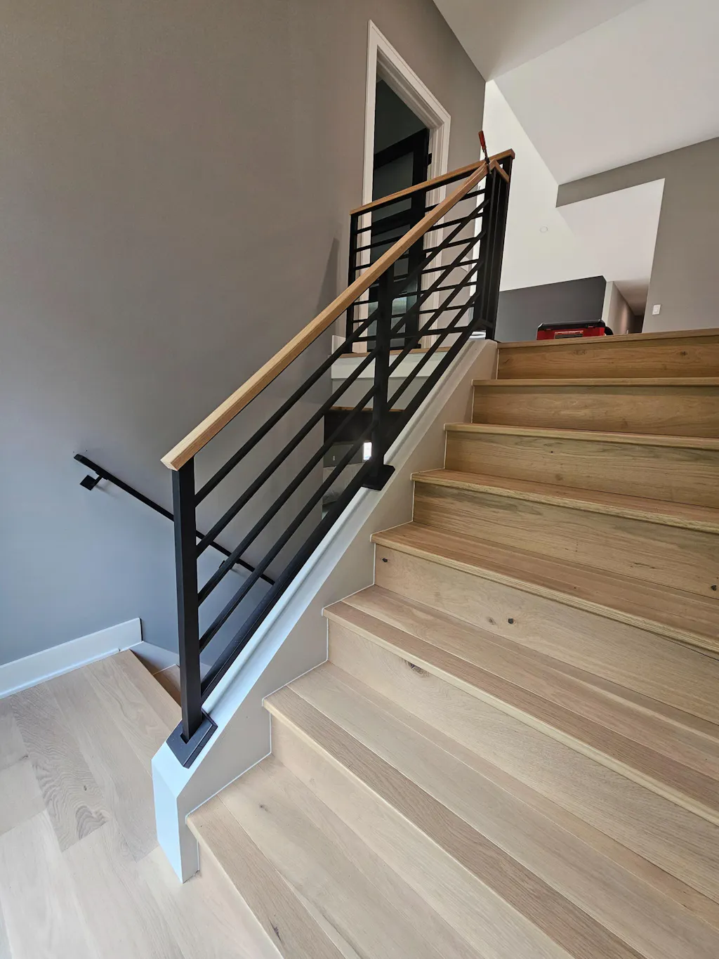 Modern Horizontal Stair Railing, 2