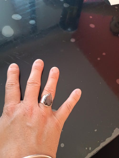 Bague en argent avec pierre de soleil noire - Orcha