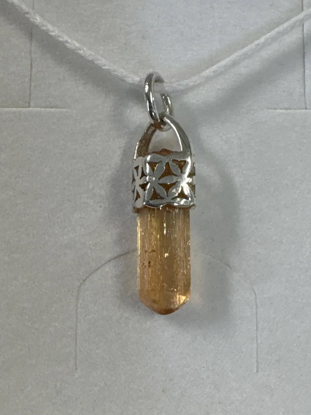 Réservé - Pendentif Cristal de topaze Impériale en argent massif et fleur de vie - Sauvage