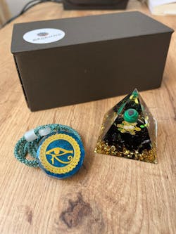 Оргонитна пирамида с Малахит