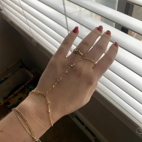 Amarah Zircon Glow Handchain