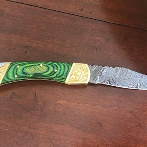 Authentic Damascus steel Back Lock Pocket Knife Green wood Handle Best folding Knife Razor sharp edge Best camping Tool Hunting Skinner EDC Knife with Leather Pouch .