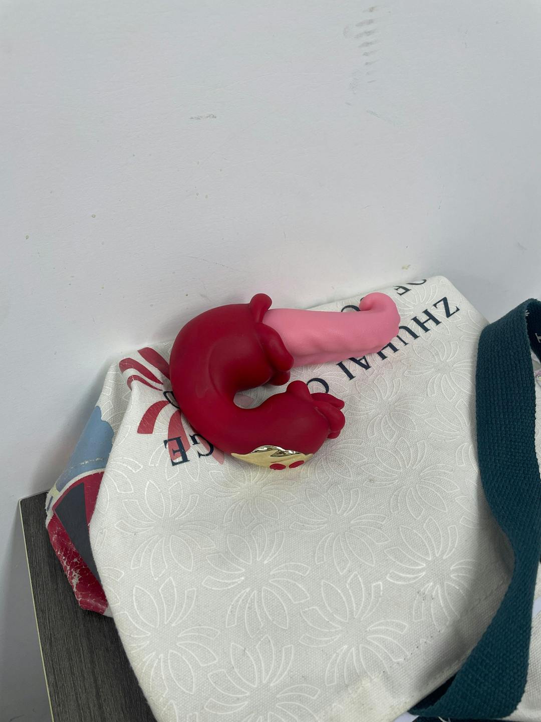 Twin Rose Thrusting G Spot Vibrator - Tongue Teasing & Vibrating